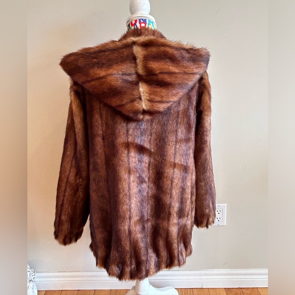 Regal faux fur size XS with hood. Excellent condition. - Picture 4 of 6